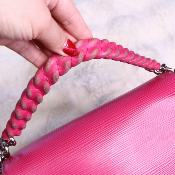 Louis Vuitton Shoulder Bag Epi Luna Leather in Pink - Picture 3 of 6